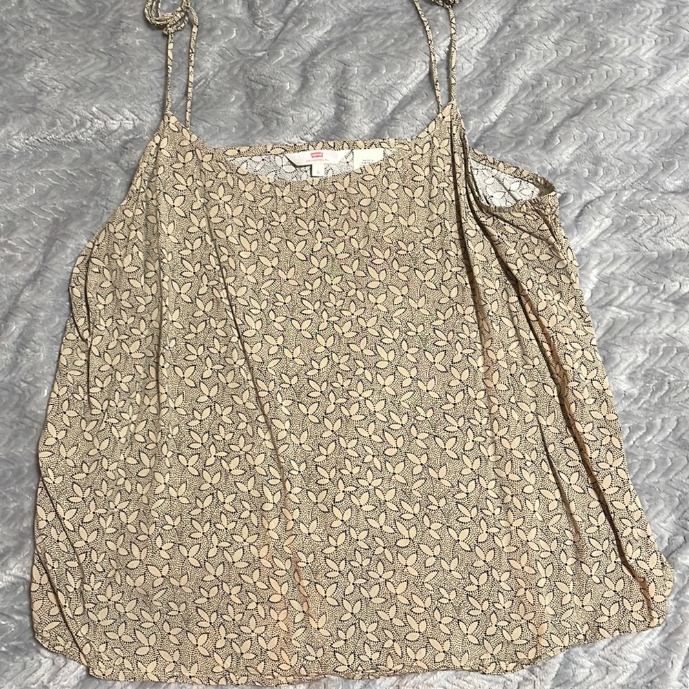 Cute Levi’s tank top